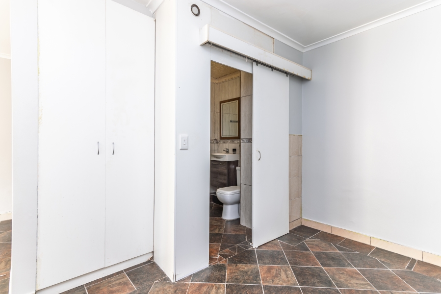 1 Bedroom Property for Sale in Observatory Western Cape